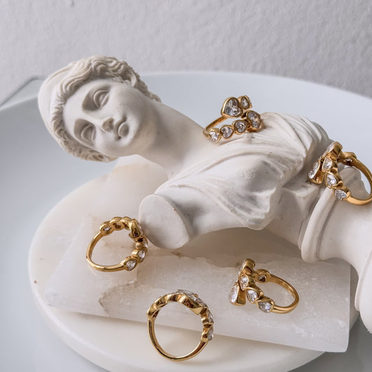 Thalía’s hearts rings